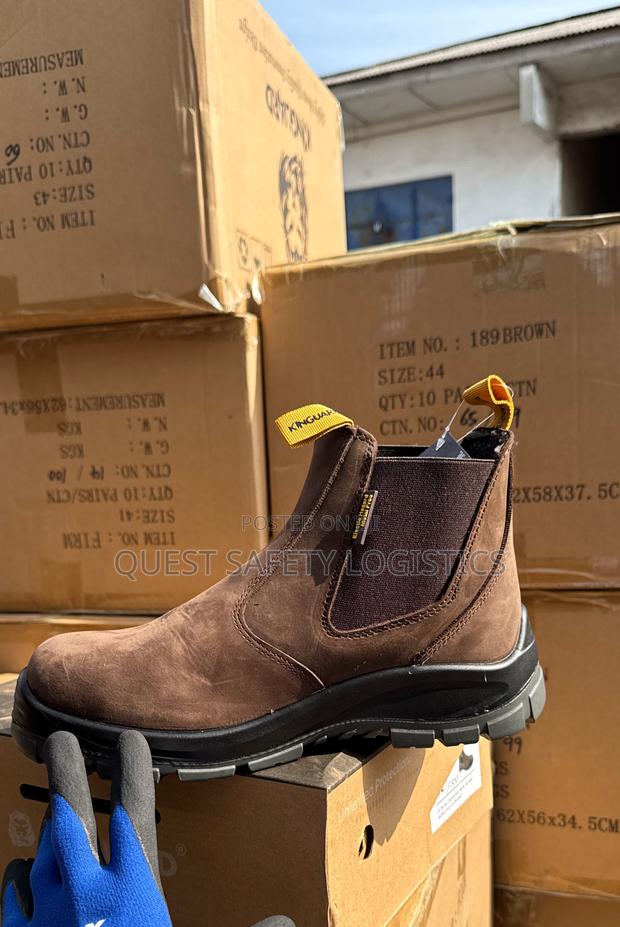 Slip Resistant Safety Boot · Photo 2