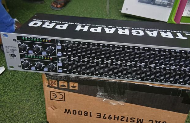 Behringer Ultragraph Pro Double Equaliser · Photo 3