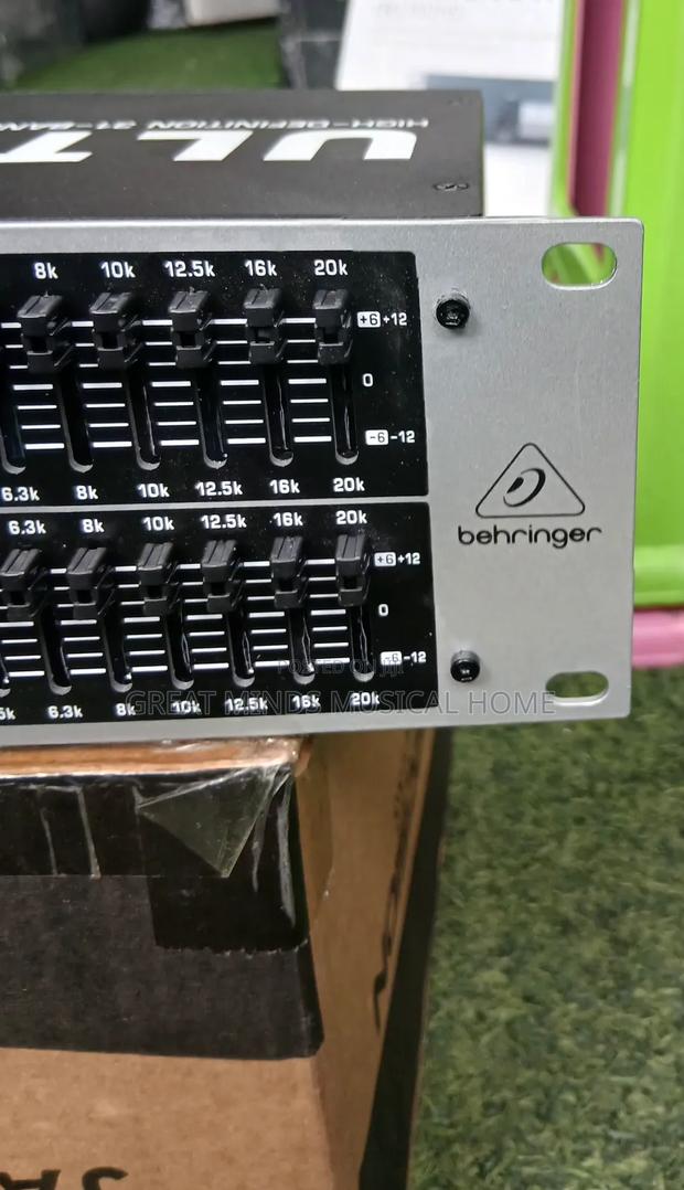 Behringer Ultragraph Pro Double Equaliser · Photo 4