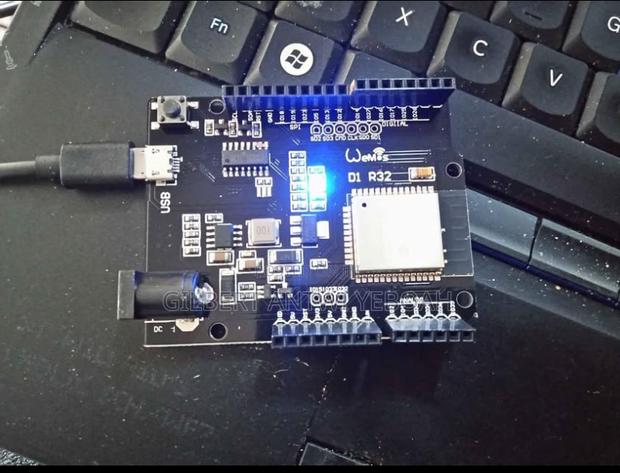 Wemos D1 R32 — Iot Device for Your Projects · Photo 1