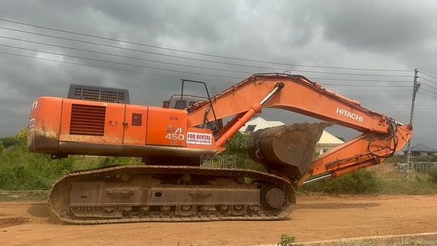 Excavator- Hitachi Zx 450 Excavator Better Than Caterpillar · Photo 2