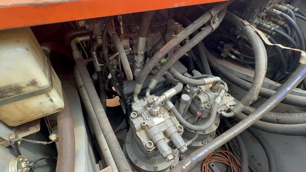 Excavator- Hitachi Zx 450 Excavator Better Than Caterpillar · Photo 3