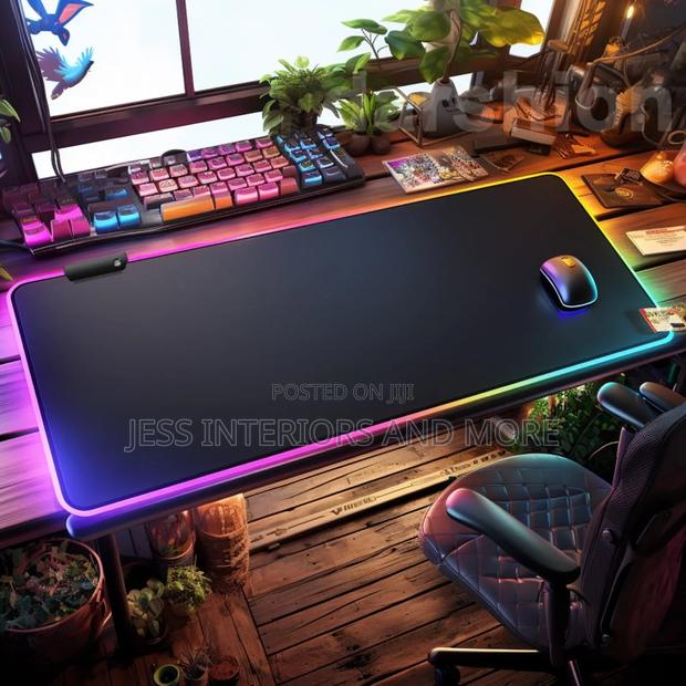 Gaming Mouse Pad With Led Light · Photo 1