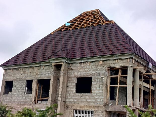 Thick and Quality Shingle Roofing Tiles · Photo 1