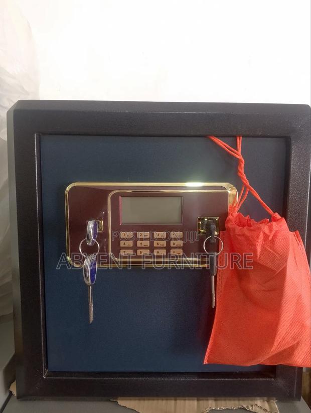 Portable Money Safe (Fireproof) · Photo 1