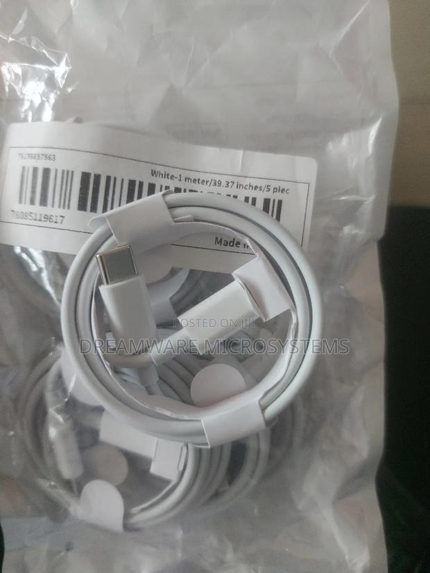 60w Usb-C to Usb-C Fast Charging Cable · Photo 2