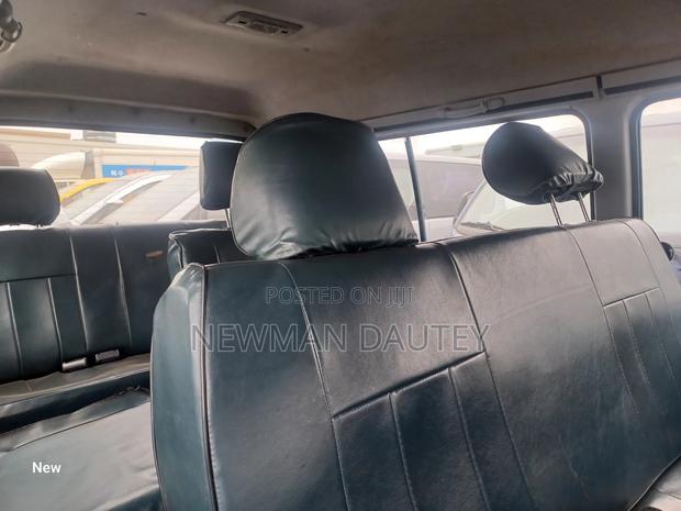 Hyundai H-100 2000 Green · Photo 5