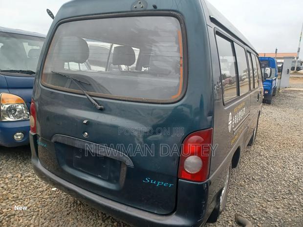 Hyundai H-100 2000 Green · Photo 7