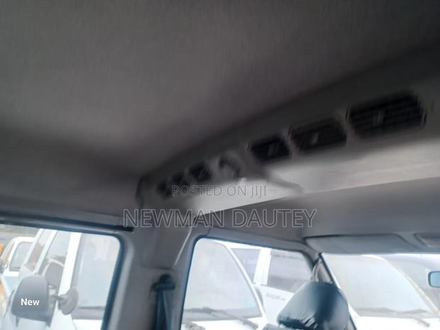 Hyundai H-100 2000 Green · Photo 8