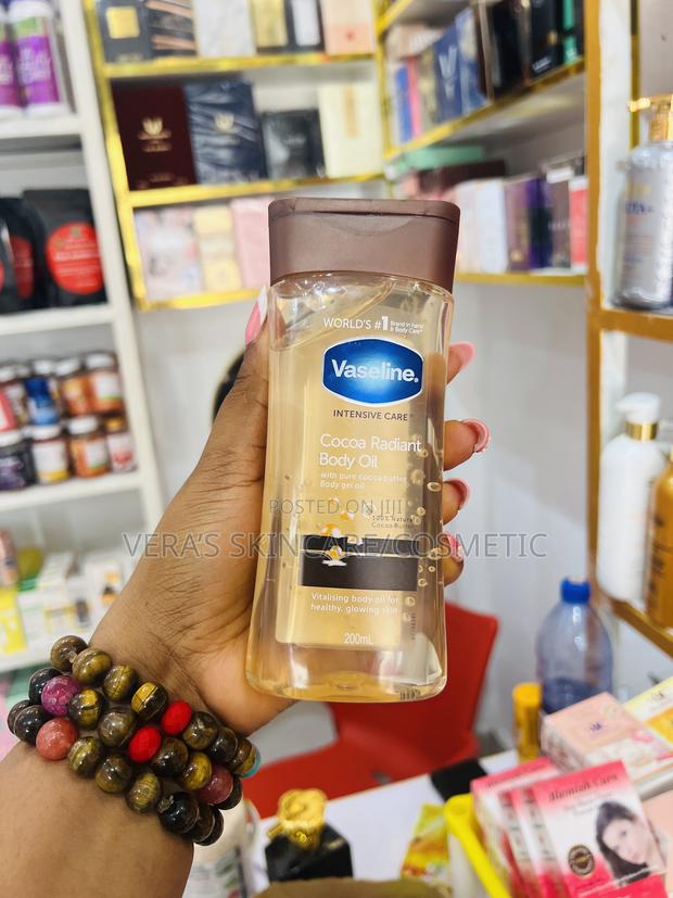 Vaseline Body Oil · Photo 3