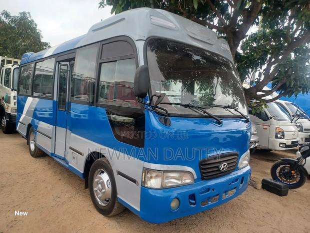 Hyundai County 2014 Blue · Photo 2