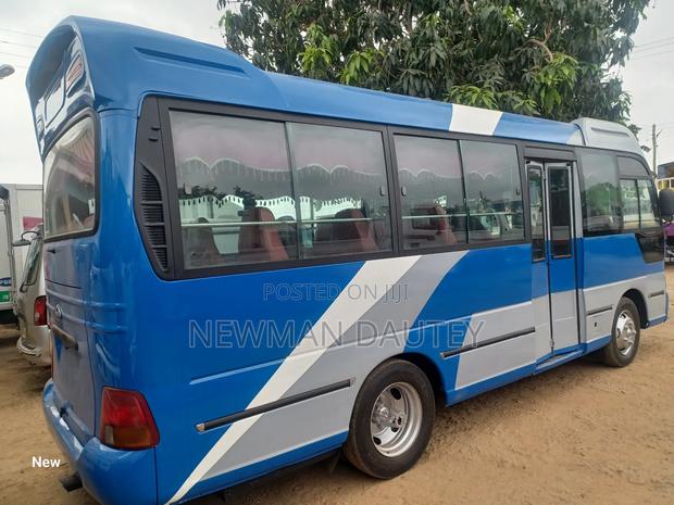 Hyundai County 2014 Blue · Photo 3