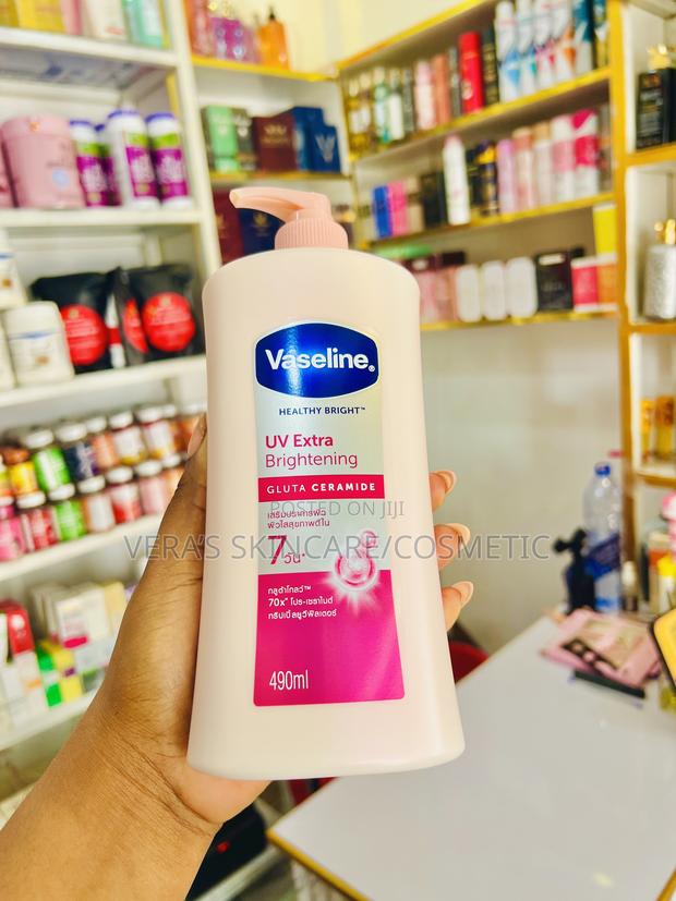 Vaseline Healthy Bright Body Lotions · Photo 3