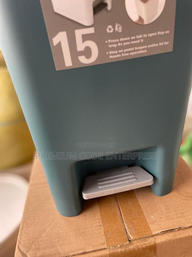 15l Waste Bin With Dual Lid Foot Pedal · Photo 4