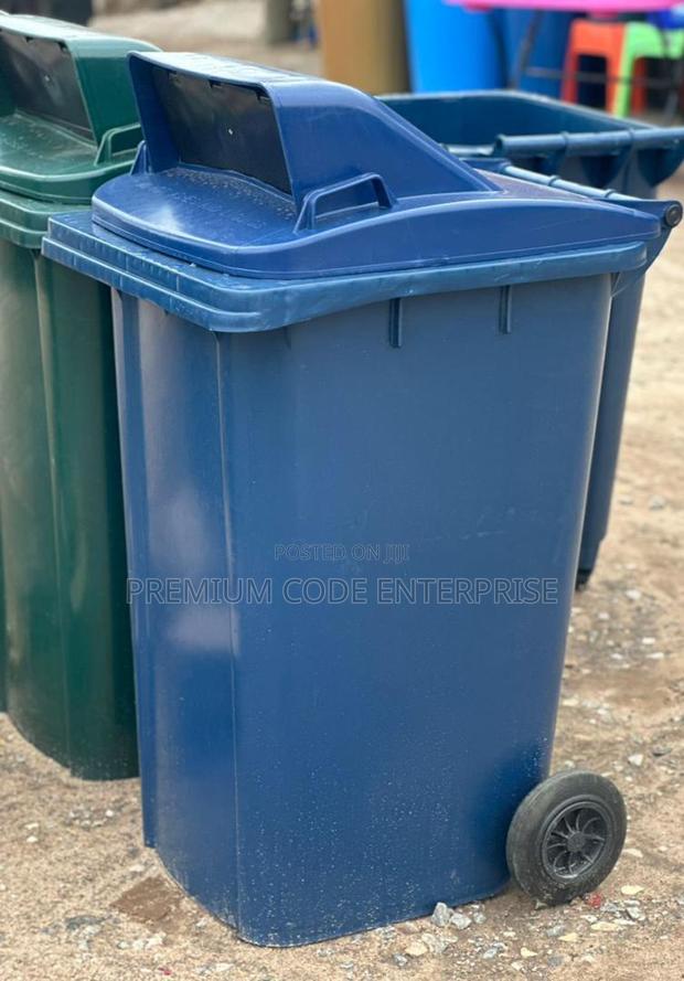 240l Wheeled Plastic Trash Bin – Durable Wheelie Bin With Lid Wheels · Photo 1
