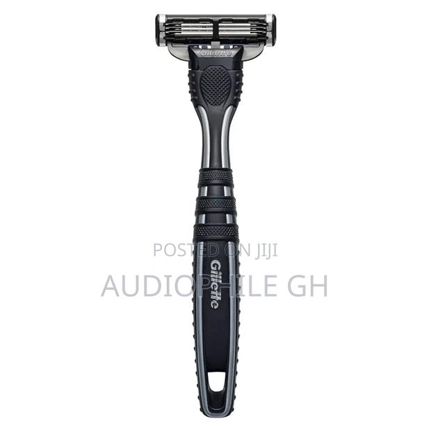 Gillette Mach3 Men's Disposable Razor · Photo 3