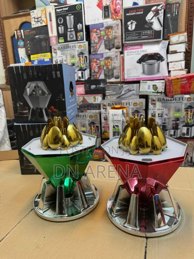 Diamond Cutlery Golden 24 PCS Set · Photo 5