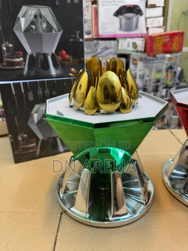 Diamond Cutlery Golden 24 PCS Set · Photo 6