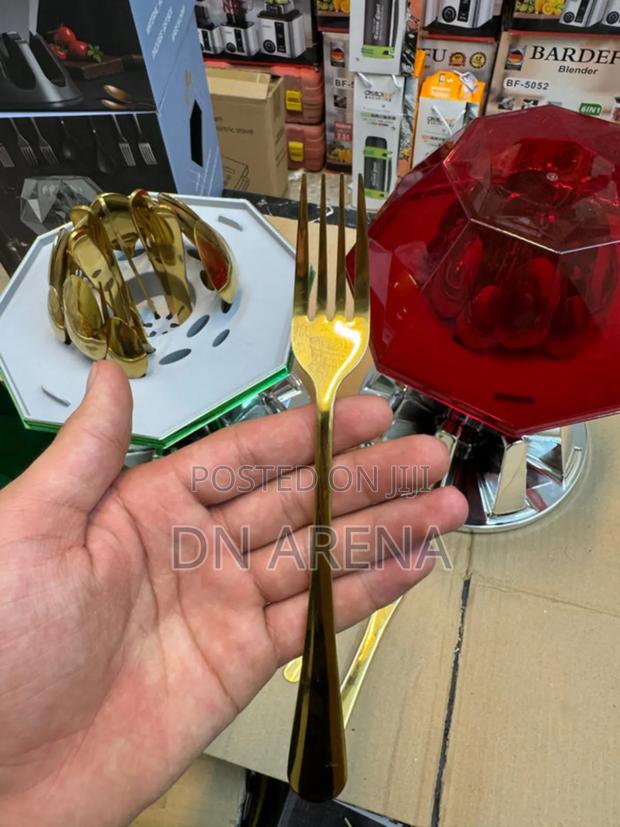 Diamond Cutlery Golden 24 PCS Set · Photo 7