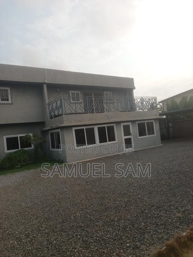 4bdrm House in Community 6, Tema Metropolitan for sale · Photo 2