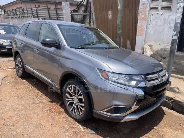 Mitsubishi Outlander SE AWC 2018 Gray · Photo 1