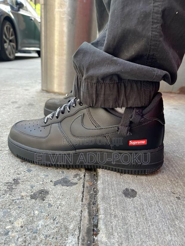 Nike Supreme Air Force 1 Low “ Mini Logo Box Black “ · Photo 2