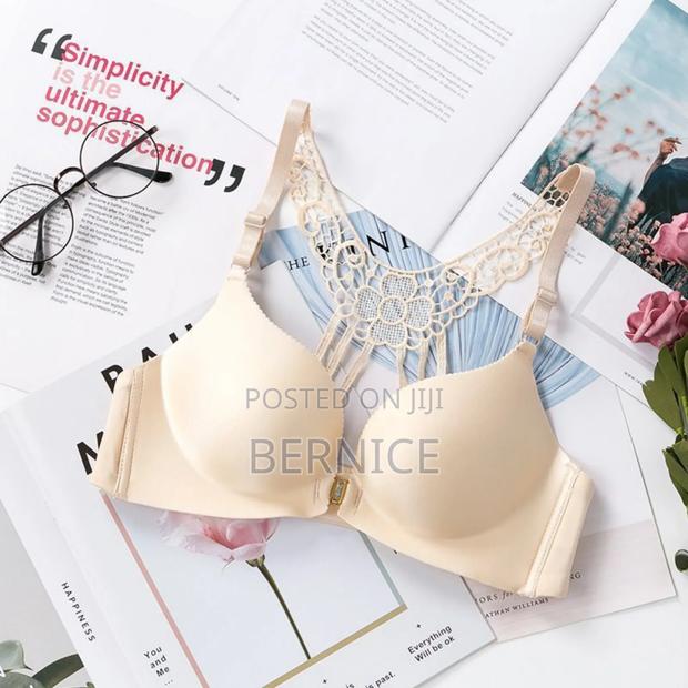 Elegant Lace-Back Bra · Photo 3