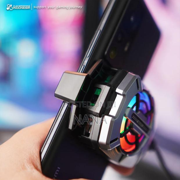 Ice Maker, Mobile Phone Cooler Radiator Magnetic With Clip. · Photo 1