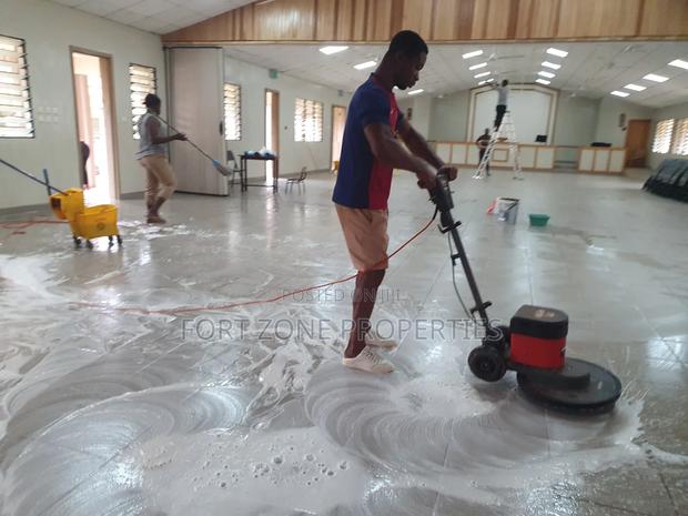 Church and Conferences Floor Tiles Cleaning · Photo 1