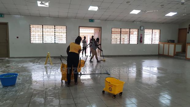 Scrubber Floor Tiles and General Cleaning · Photo 2