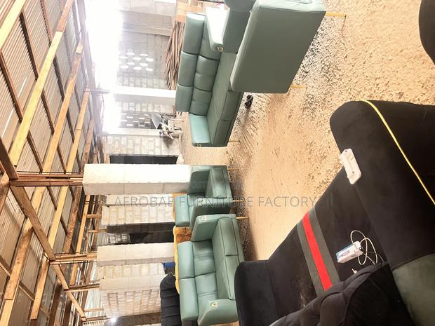 Afrobae Factory Sofas · Photo 4