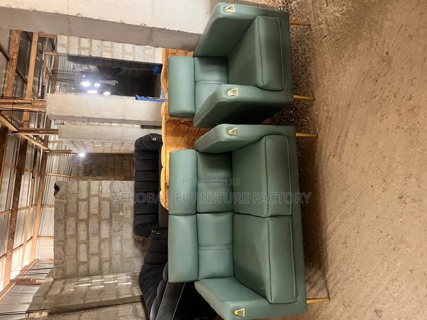 Afrobae Factory Sofas · Photo 2