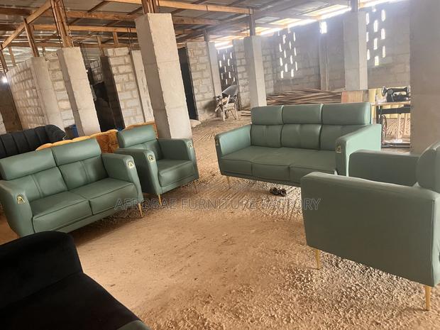 Afrobae Factory Sofas · Photo 1