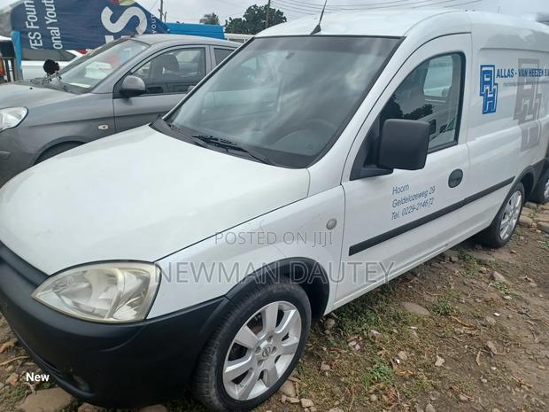 Opel Combo 1.4i 2010 White · Photo 3