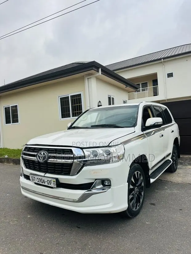 Toyota Land Cruiser 2006 White · Photo 1