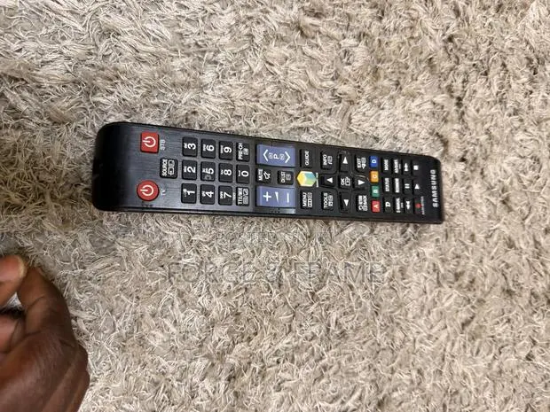 Samsung Smart TV Remote · Photo 1