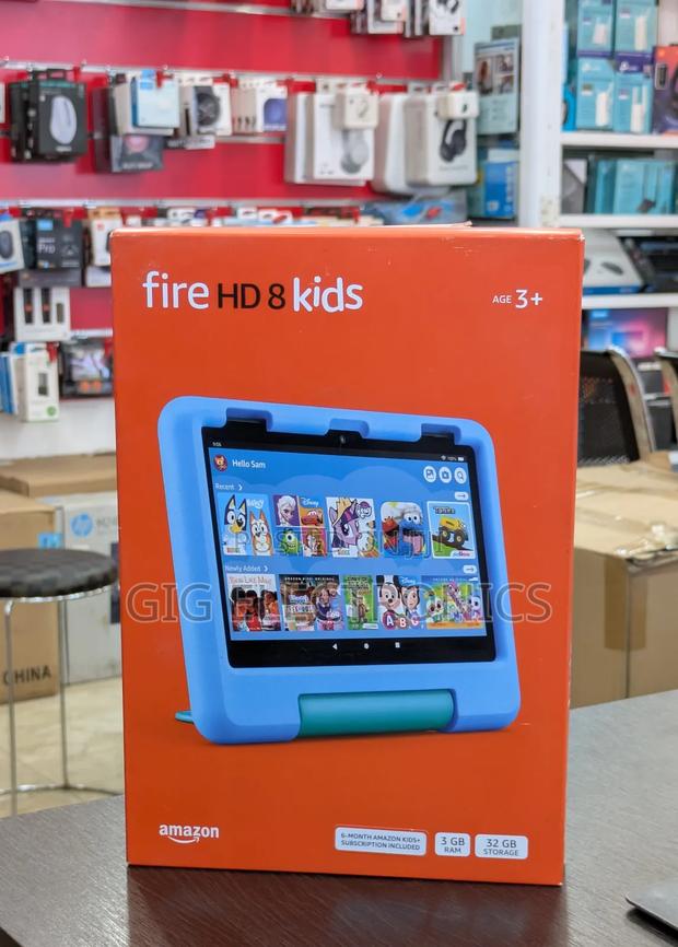 New Amazon Fire HD 8 32 GB Blue · Photo 1