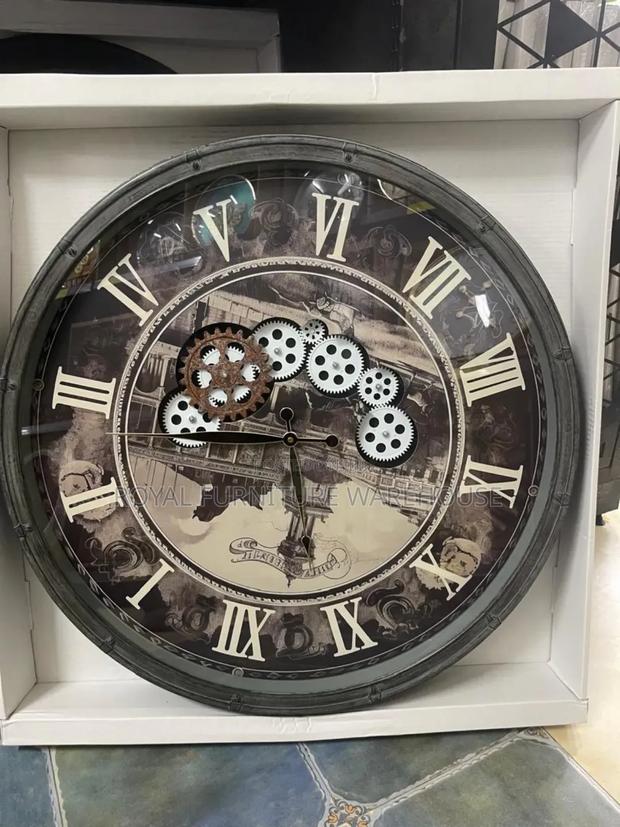 Black Gears Clock · Photo 1