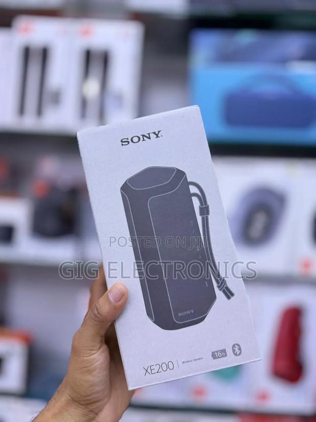 Sony SRS-Xe200 Portable Bluetooth Speaker Black · Photo 1