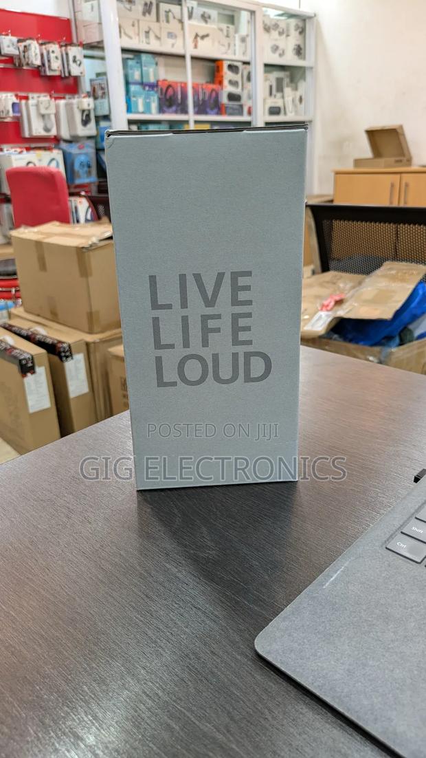 Sony SRS-Xe200 Portable Bluetooth Speaker Black · Photo 3