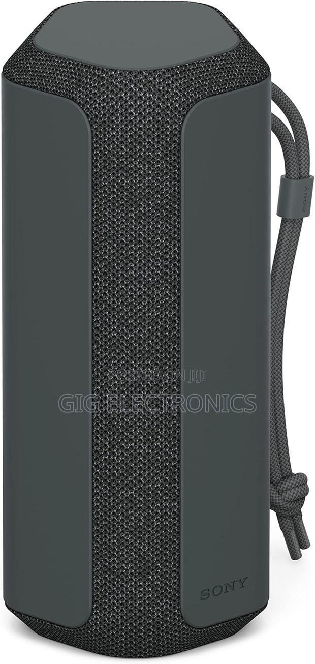 Sony SRS-Xe200 Portable Bluetooth Speaker Black · Photo 2