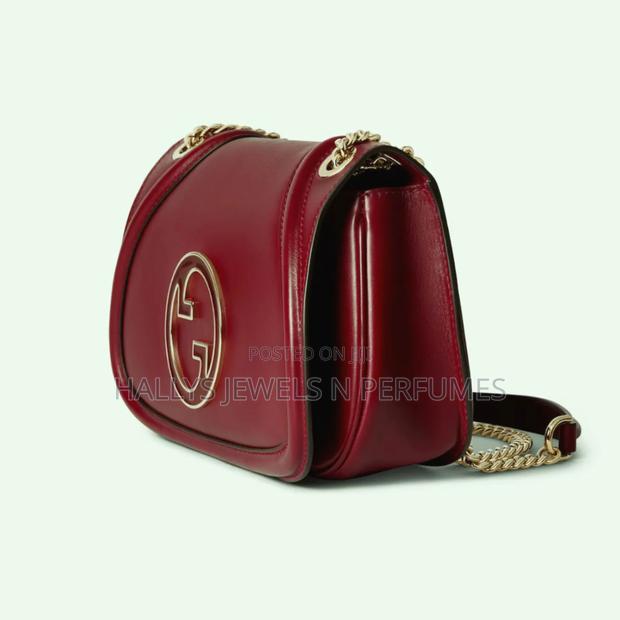 Medium Shoulder or Crossbody Bag, Wine Genuine Leather · Photo 2