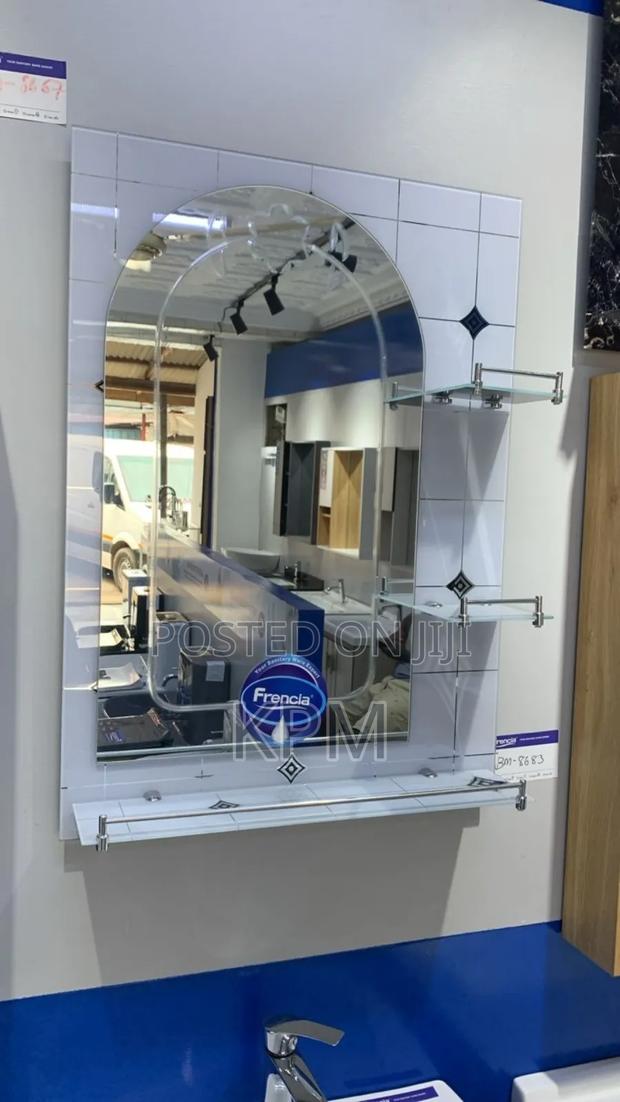 Heavy Mirror With 3 Shelf · Photo 1