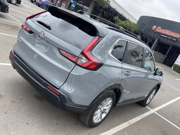 Honda CR-V EX-L AWD 2023 Gray · Photo 6