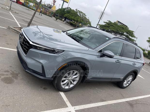 Honda CR-V EX-L AWD 2023 Gray · Photo 3