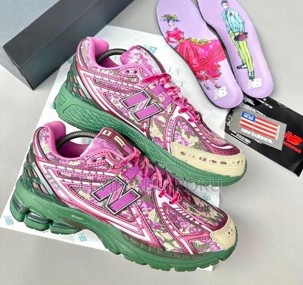 New Balance 1906 Flower Patched Sneaker · Photo 1