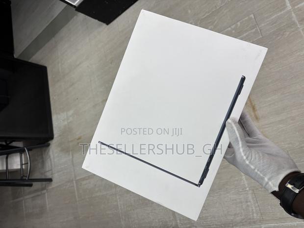 New Laptop Apple MacBook Air 2025 M4 13-inch 16GB Apple M4 SSD 256GB · Photo 3