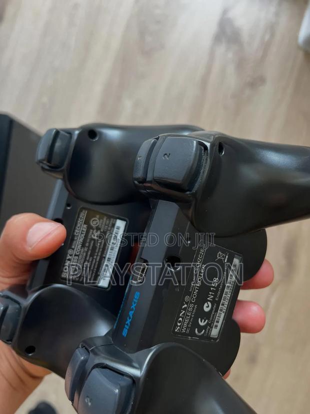 Playstation 3 Slim · Photo 3