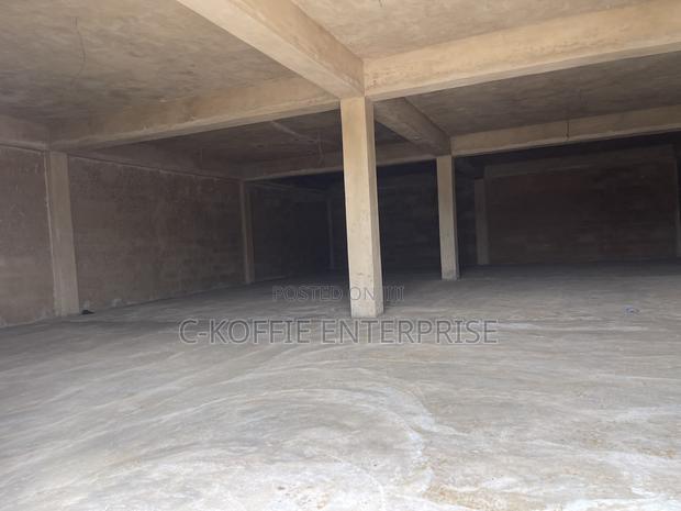 250 SQM Warehouse at Avenor for Rent · Photo 2