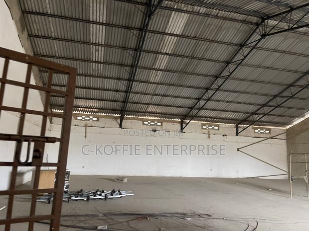 250 SQM Warehouse at Avenor for Rent · Photo 4
